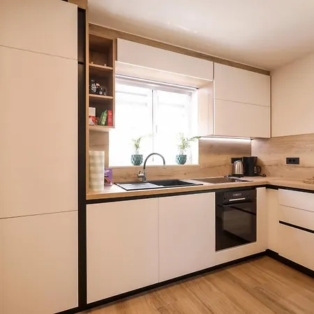 Holiday home Hidden Oasis - Pool, Playground - 3 Min From The