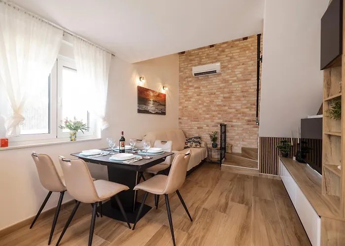 Vakantiehuis Hidden Oasis - Pool, Playground - 3 Min From The Vir