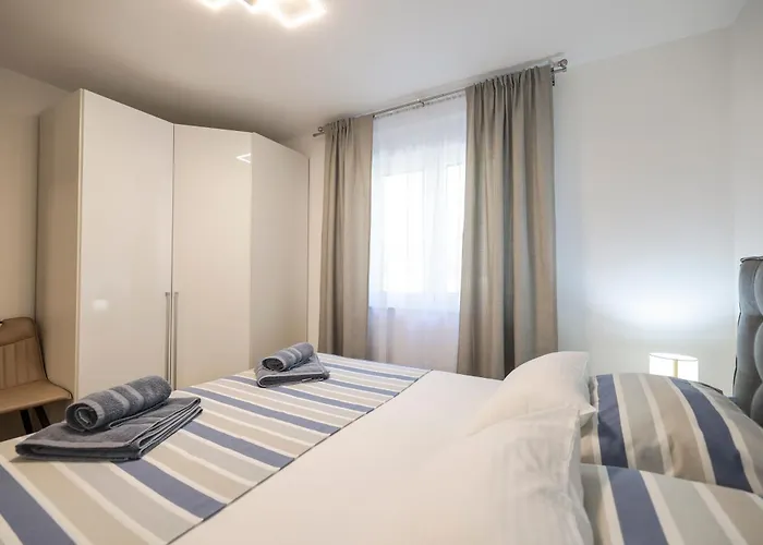 Vakantiehuis Hidden Oasis - Pool, Playground - 3 Min From The